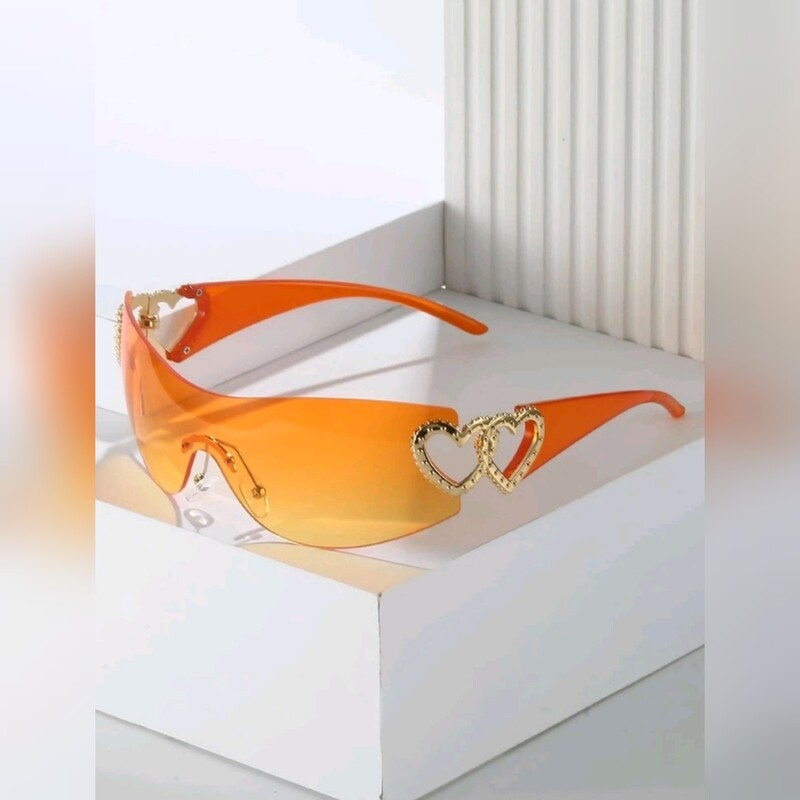 ORANGE HEART GLASSES