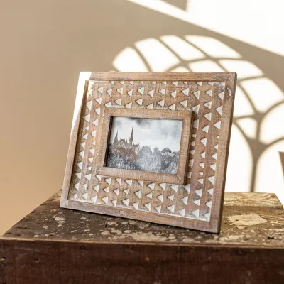 4X6 CARVED PHOTO FRAME