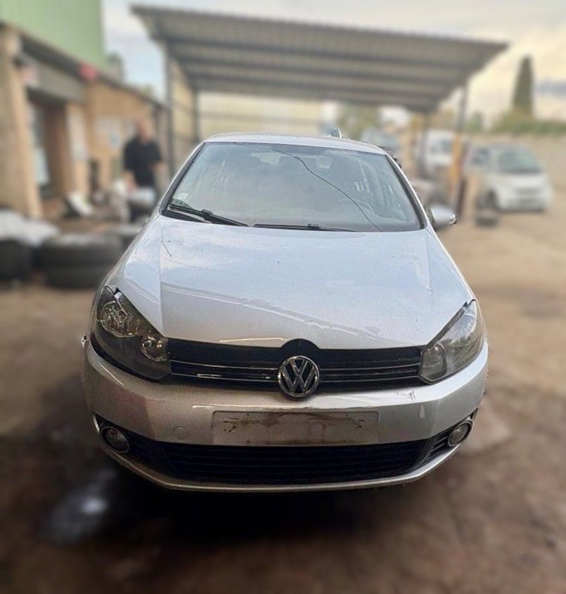 Optique avant principal droit (feux)(phare) VOLKSWAGEN GOLF 6 1.6 TDI - 16V