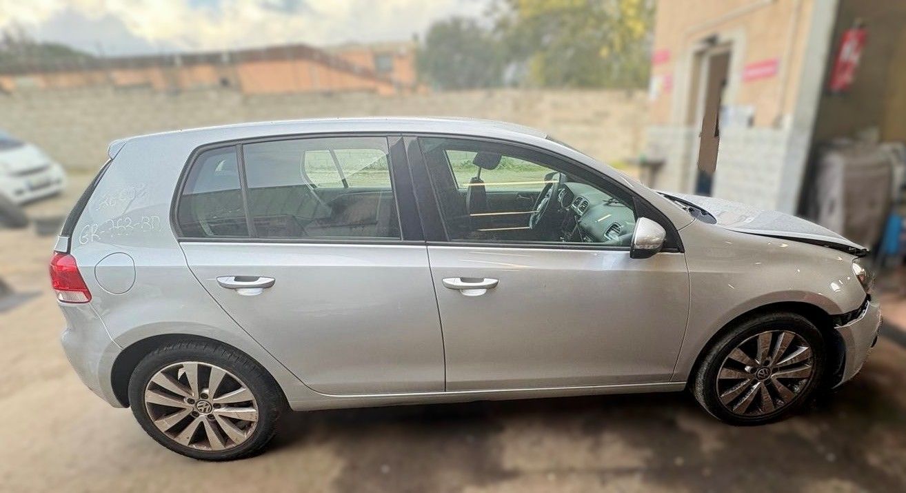 Porte AV droit complète VOLKSWAGEN GOLF VI 1.6 16V TDI