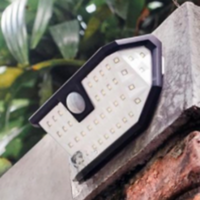 Solar Powered Led Wall/Security LED Light with Sensor Black