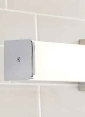 Contemporary 48" Bath Bar Lynn LED Chrome