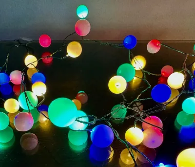 Kurt Adler 100-Light 8-Foot Multicolored LED Bead Cluster Garland