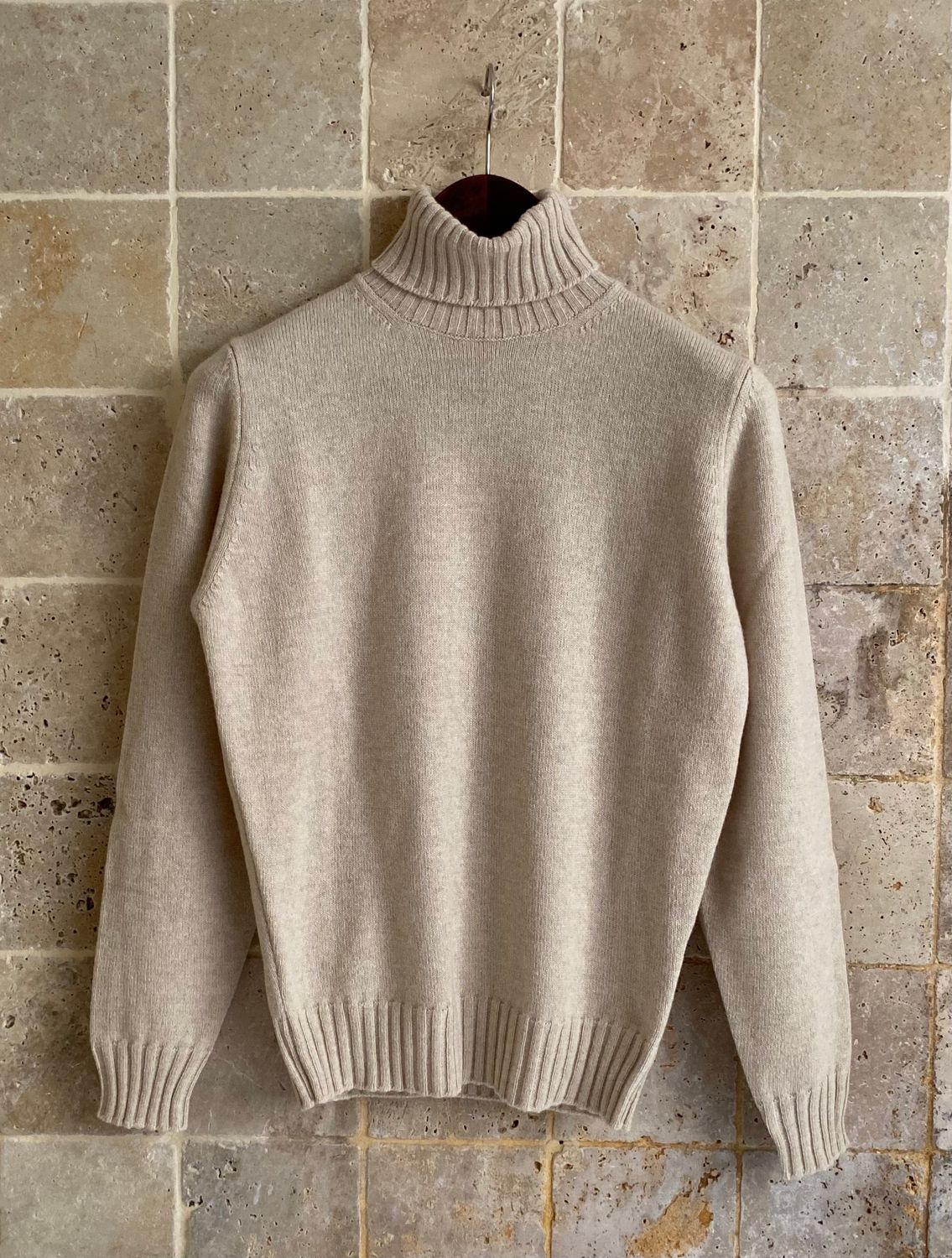 Pull col roulé beige