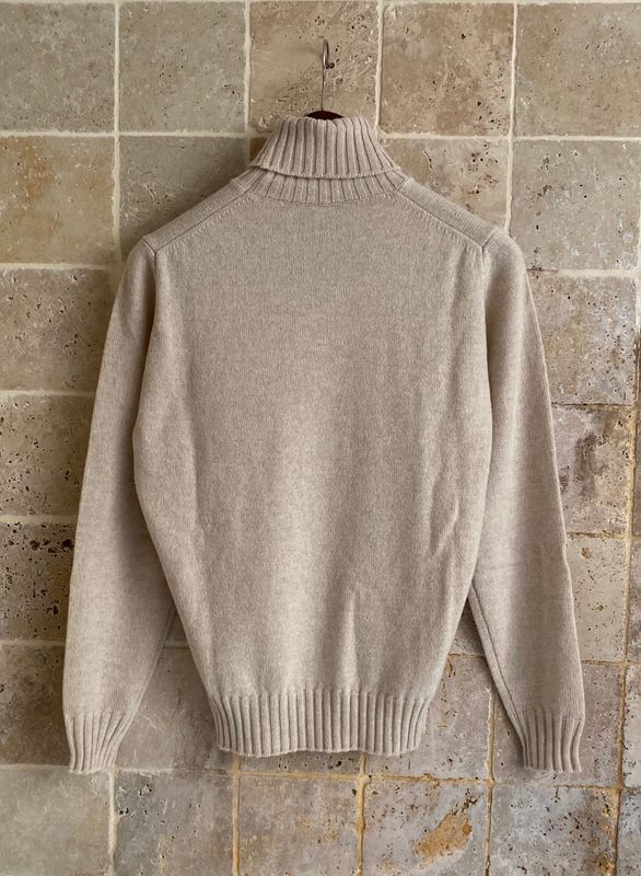 Pull col roulé beige