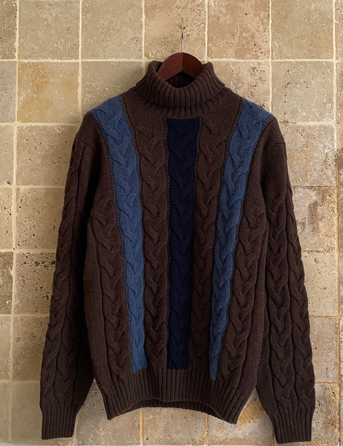 Pull col roulé tricolore (Bleu, Marine, Marron)