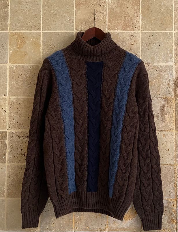 Pull col roulé tricolore (Bleu, Marine, Marron)