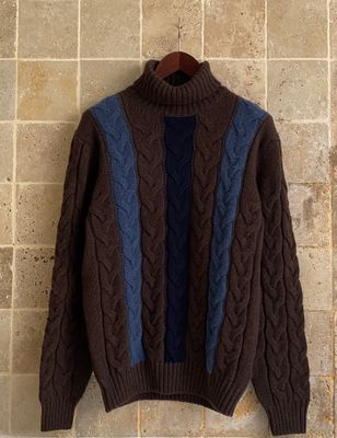 Pull col roulé tricolore (Bleu, Marine, Marron)