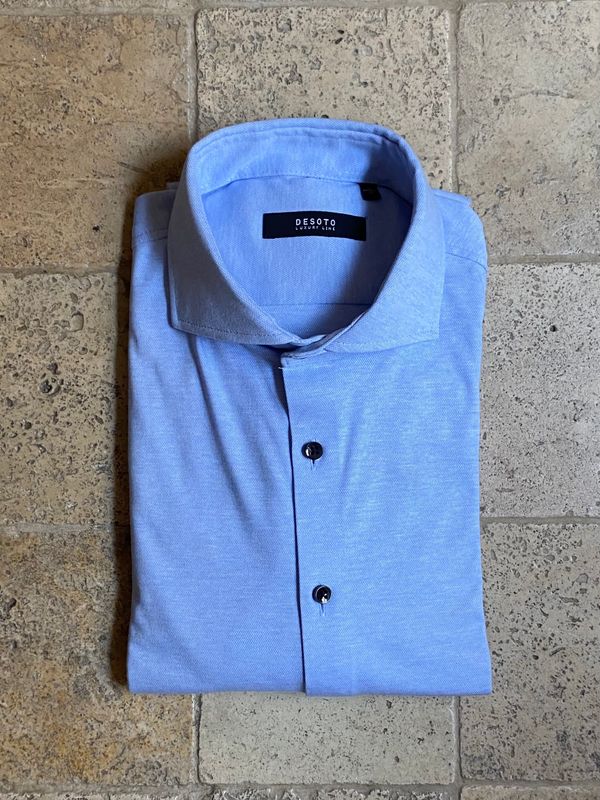 Chemise ajustée bleu piqué en jersey