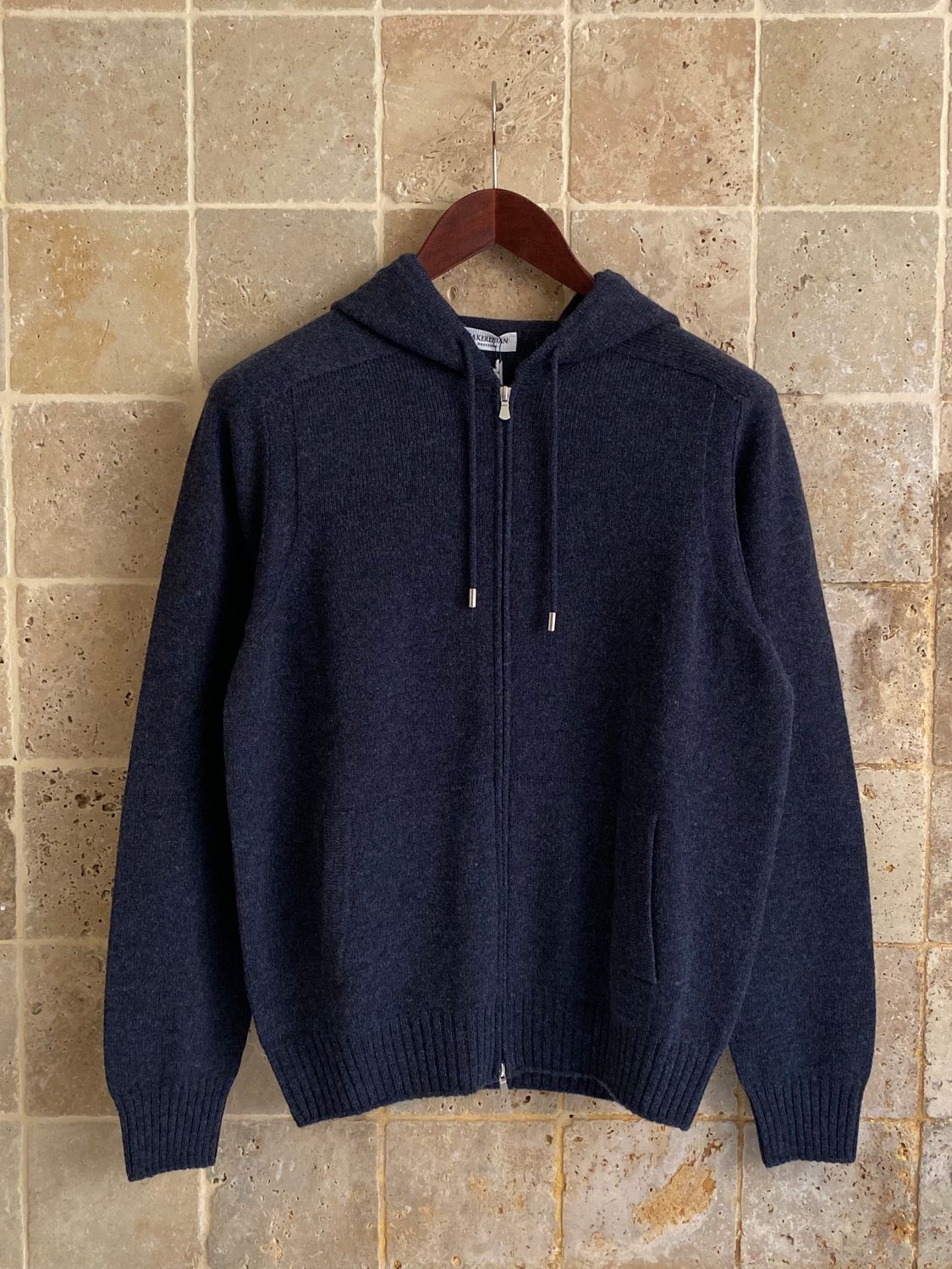 Gilet en laine à capuche bleu