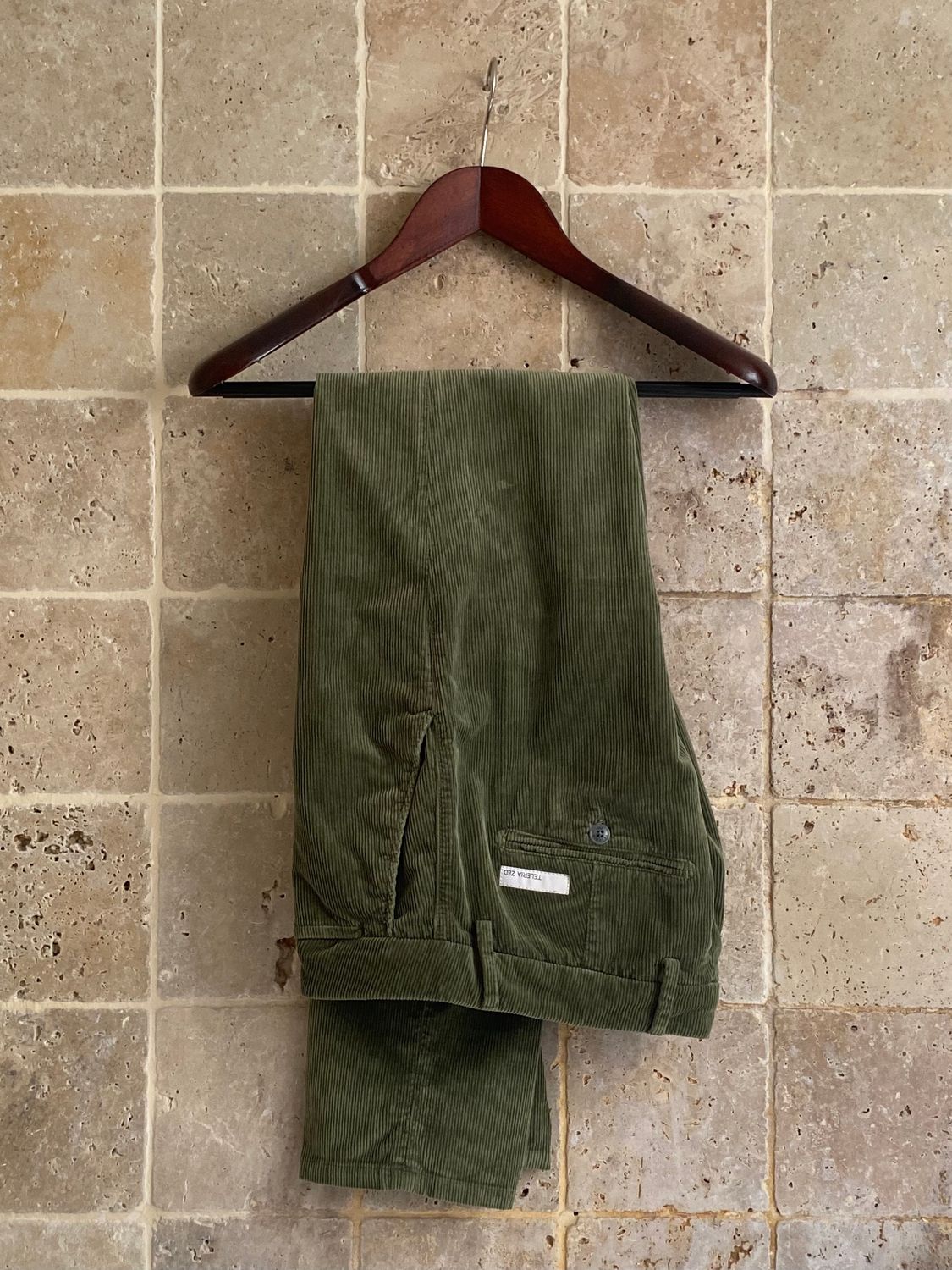 Pantalon en velours côtelé vert