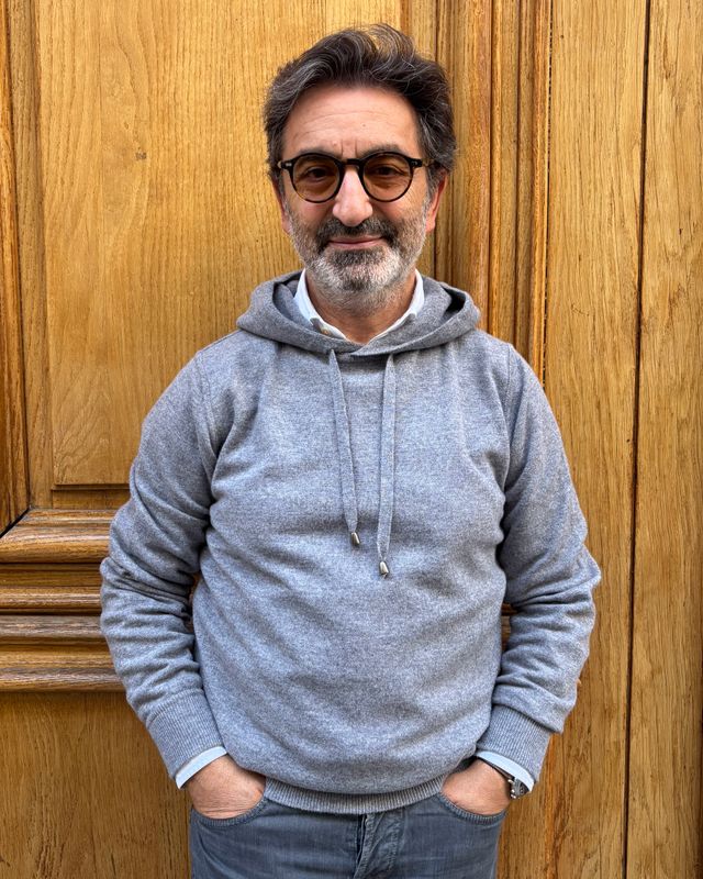 Pull à capuche gris