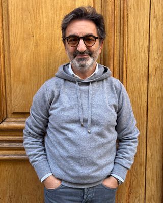 Pull à capuche gris