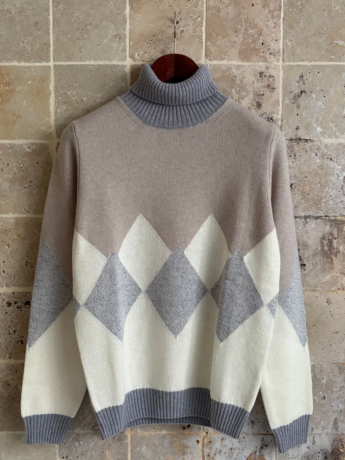 Pull col roulé tricolore