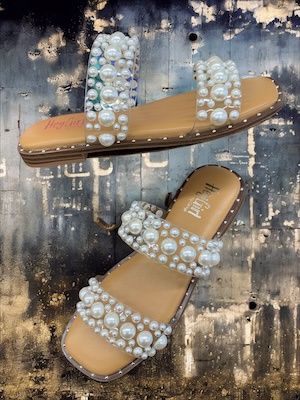 Mamma Mia Clear Sandal w/pearls