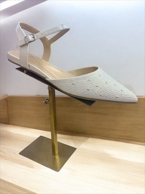 Miaki White Pearl Flat
