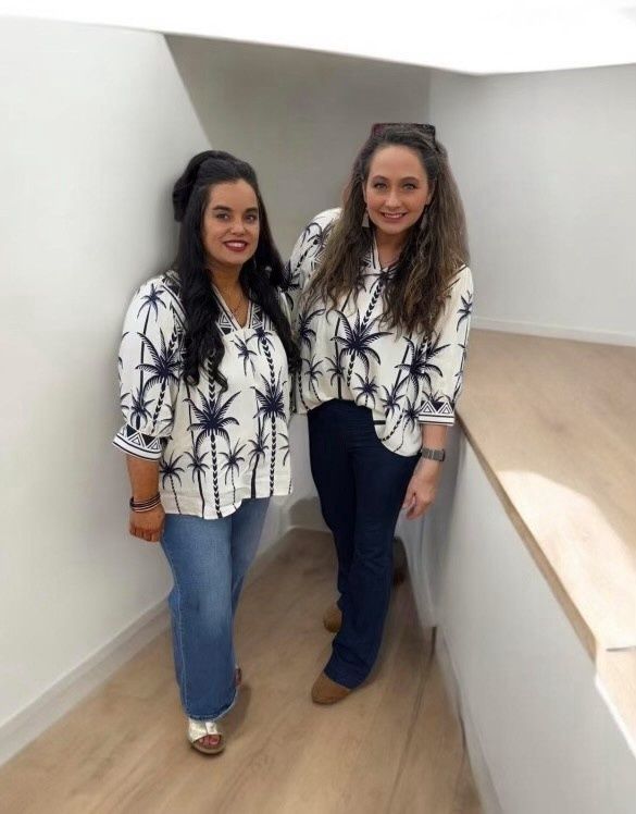 Navy Printed top w/scallop trim