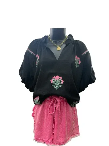 black top w pink floral