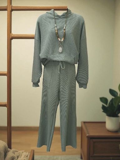 Army Cloudy Knit Hoodie With Pocket In Front