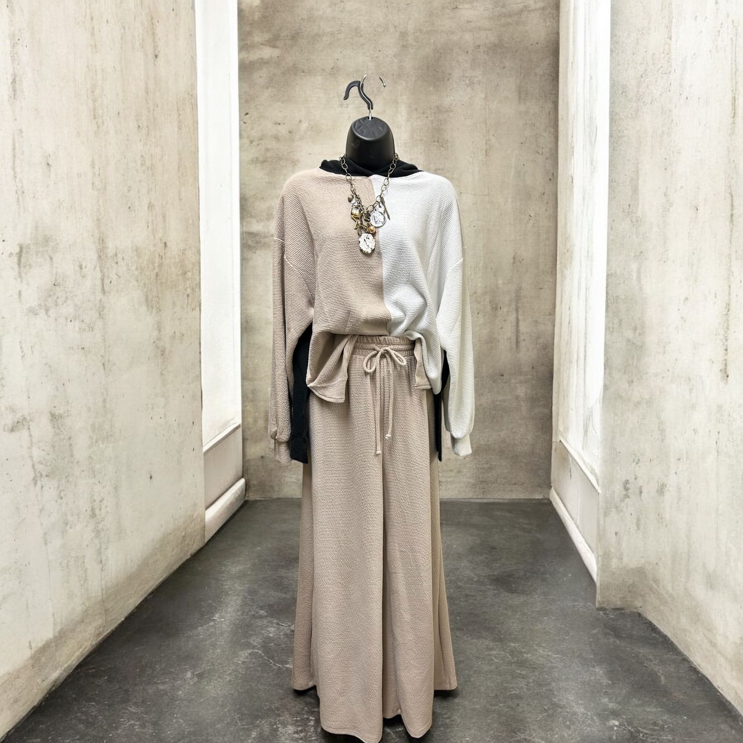 Cloudy Knit ColorBlock L/S Hoodie Taupe/OffWhite/Black