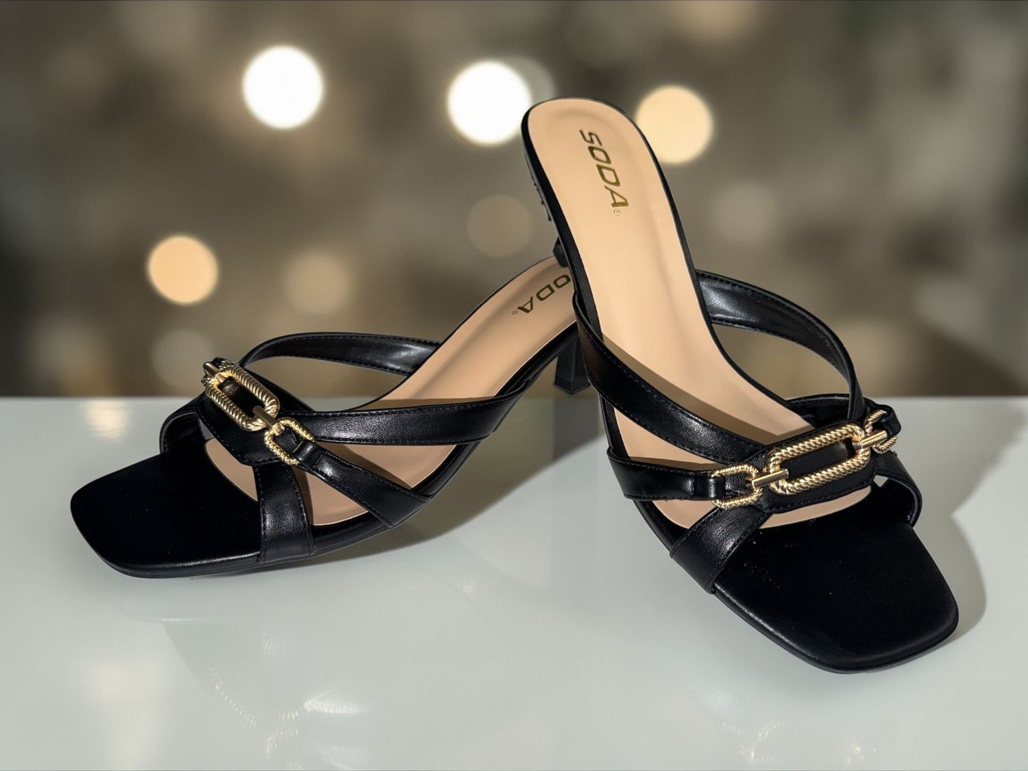 Huron Heel w/Gold Buckle Trim