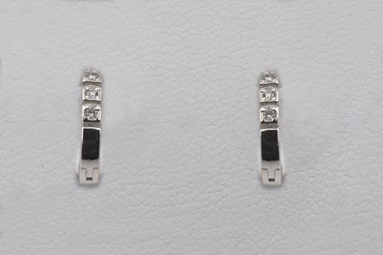 C.Granit timanttikorvakorut