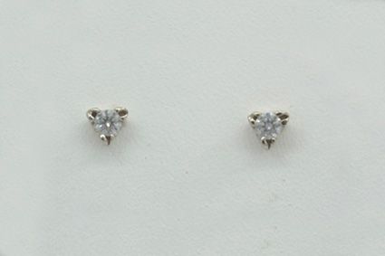 C.Granit timanttikorvakorut