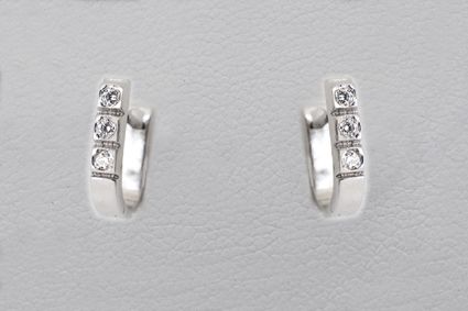 C.Granit timanttikorvakorut