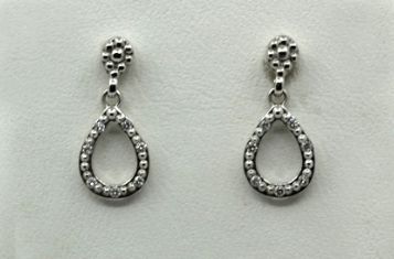 C.Granit timanttikorvakorut