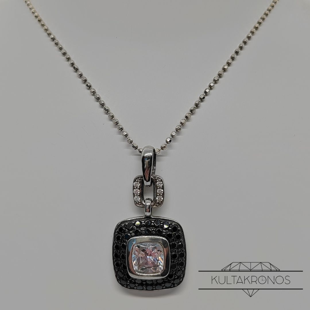 Säihkyvä kaulakoru