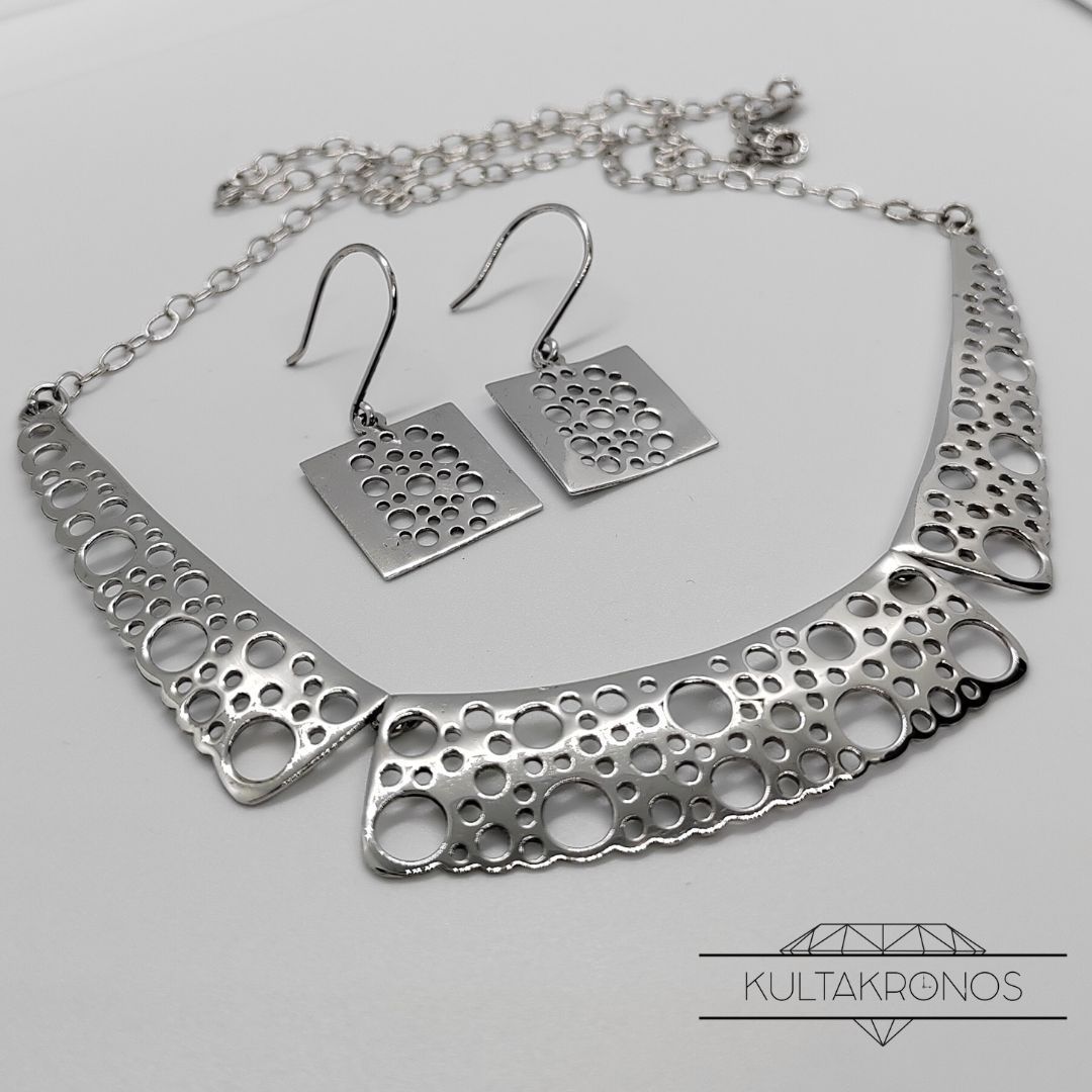 Liisa Vitali, Pitsi kaulakoru ja korvakorut setti