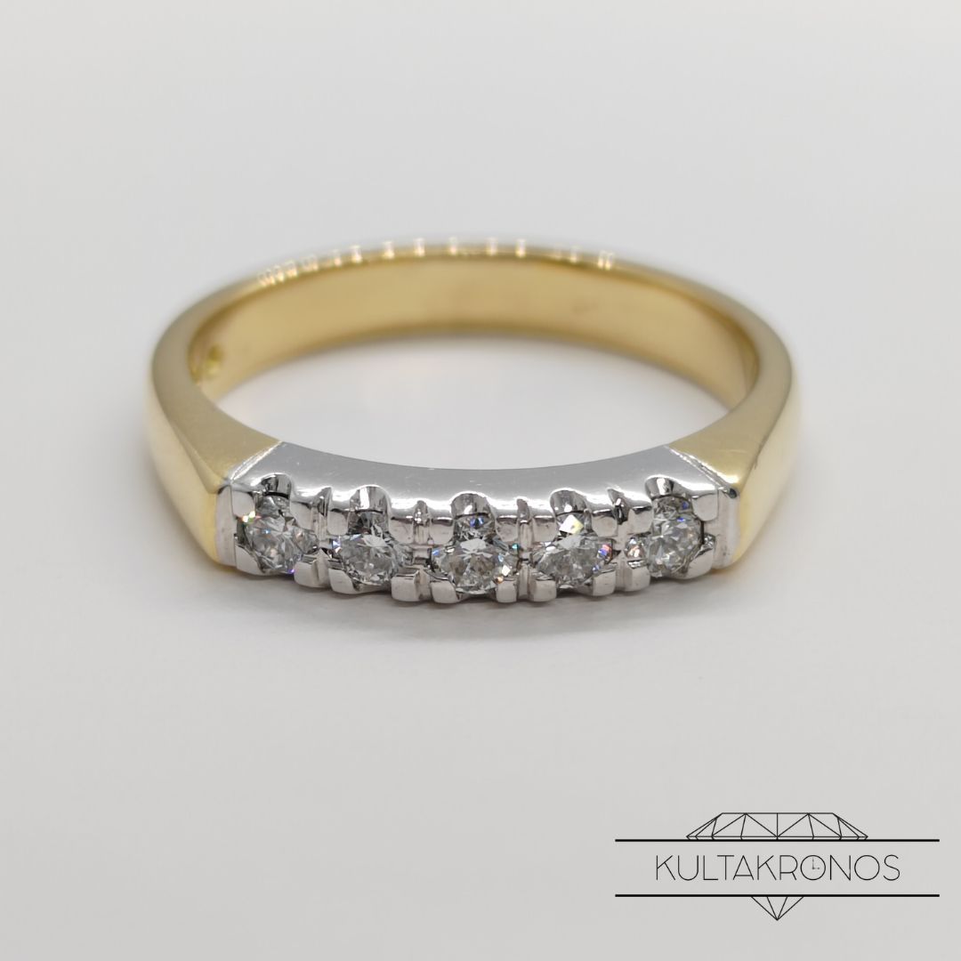 Kultainen sormus timanteilla - 2010 Kultainen sormus timanteilla - 2010