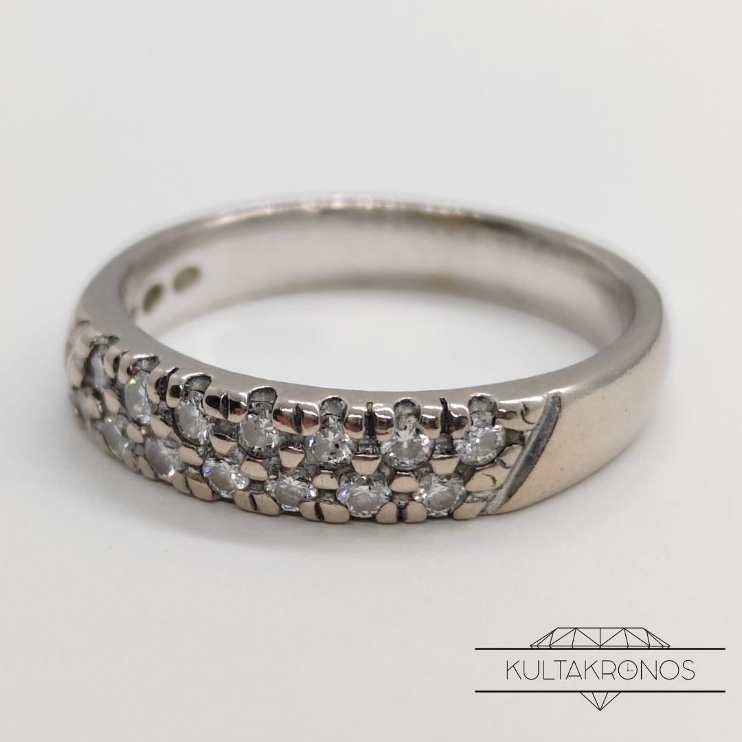 Valkokultainen sormus timanteilla - 2009 Valkokultainen sormus timanteilla - 2009