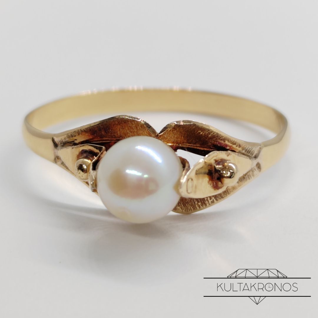 Kultainen helmisormus Kultainen helmisormus