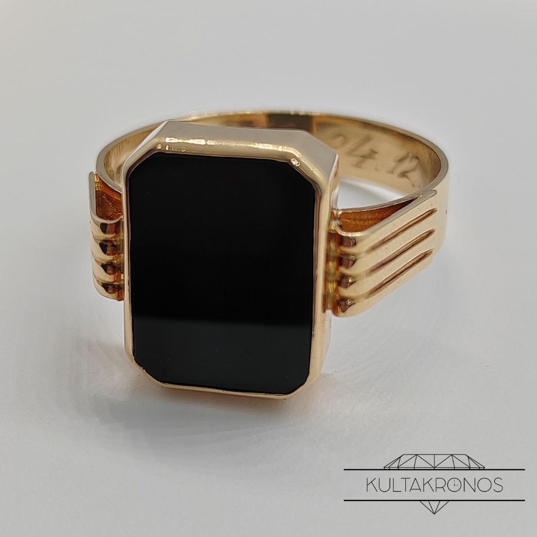 Kultainen onyx sormus - 1960 Kultainen onyx sormus - 1960