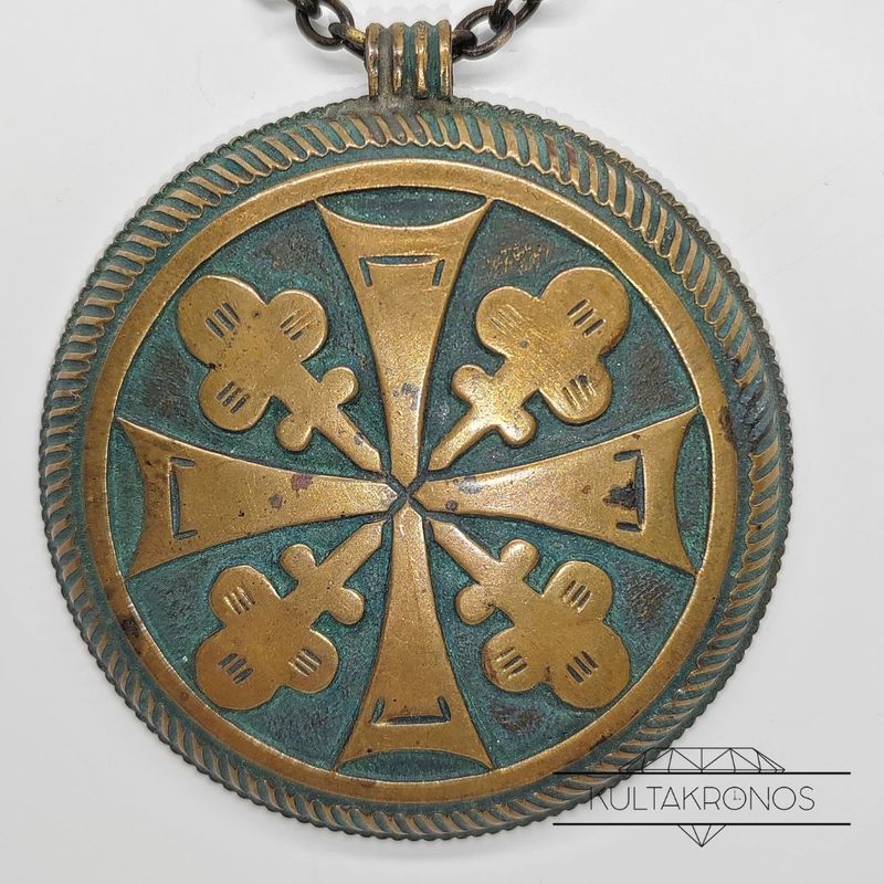 Kalevala Koru, Nastolan riipus