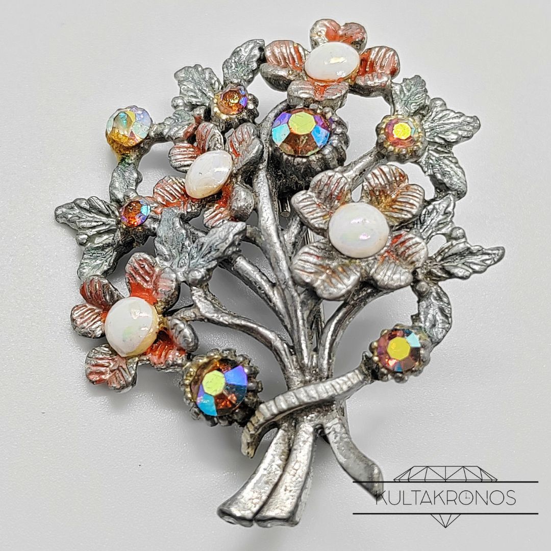 Kukkakimppu rintakoru