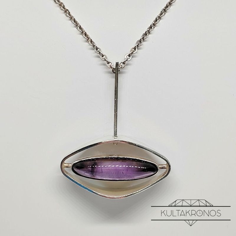 Violetti kaulakoru - 1962