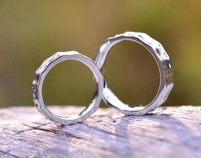 Hopeasormukset ja muut sormukset