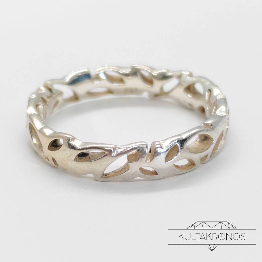 Hopeinen sormus Hopeinen sormus