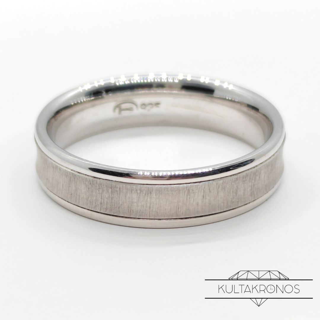 Hopeinen sormus Hopeinen sormus