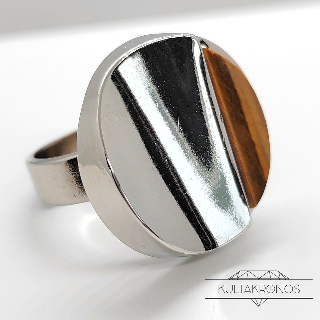 Hopeanvärinen sormus Hopeanvärinen sormus