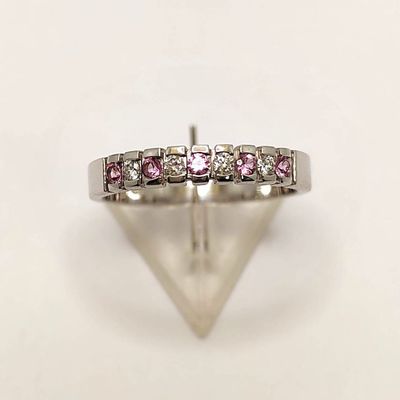 C.Granit timanttisormus C.Granit timanttisormus