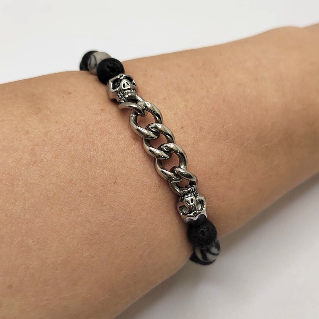 Catwalk Jewellery teräsrannekoru pääkallokoristeilla