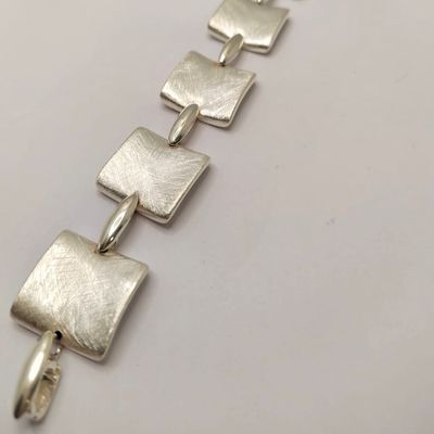 Catwalk Jewellery hopeinen rannekoru