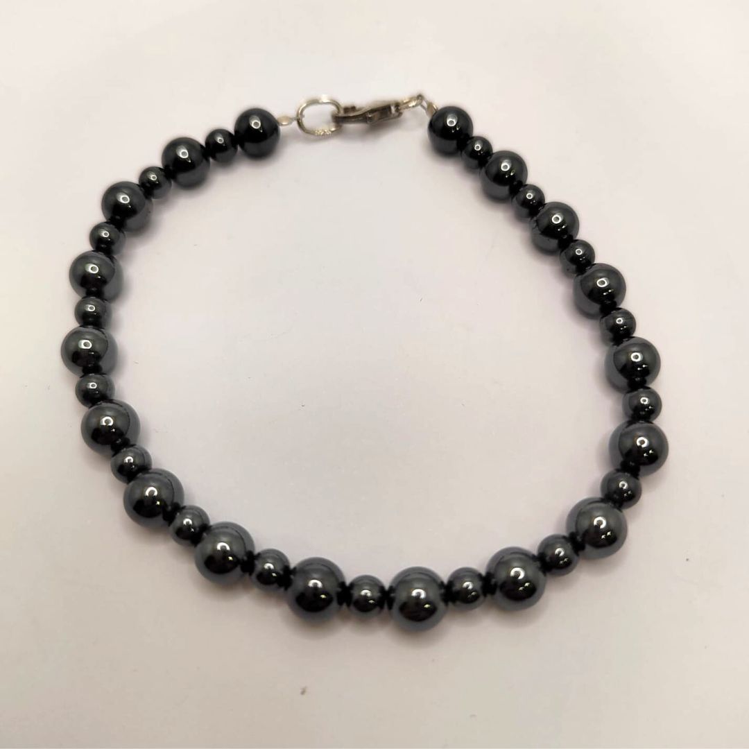 Hematiittihelmi-rannekoru