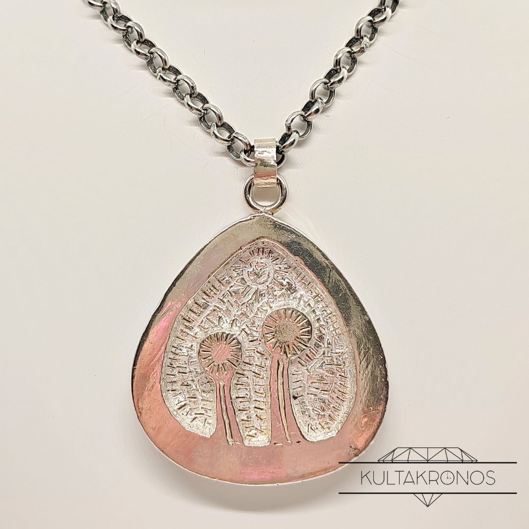 Hopeinen riipuskaulakoru