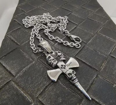 Catwalk Jewellery Pääkallo ja tikari -riipus