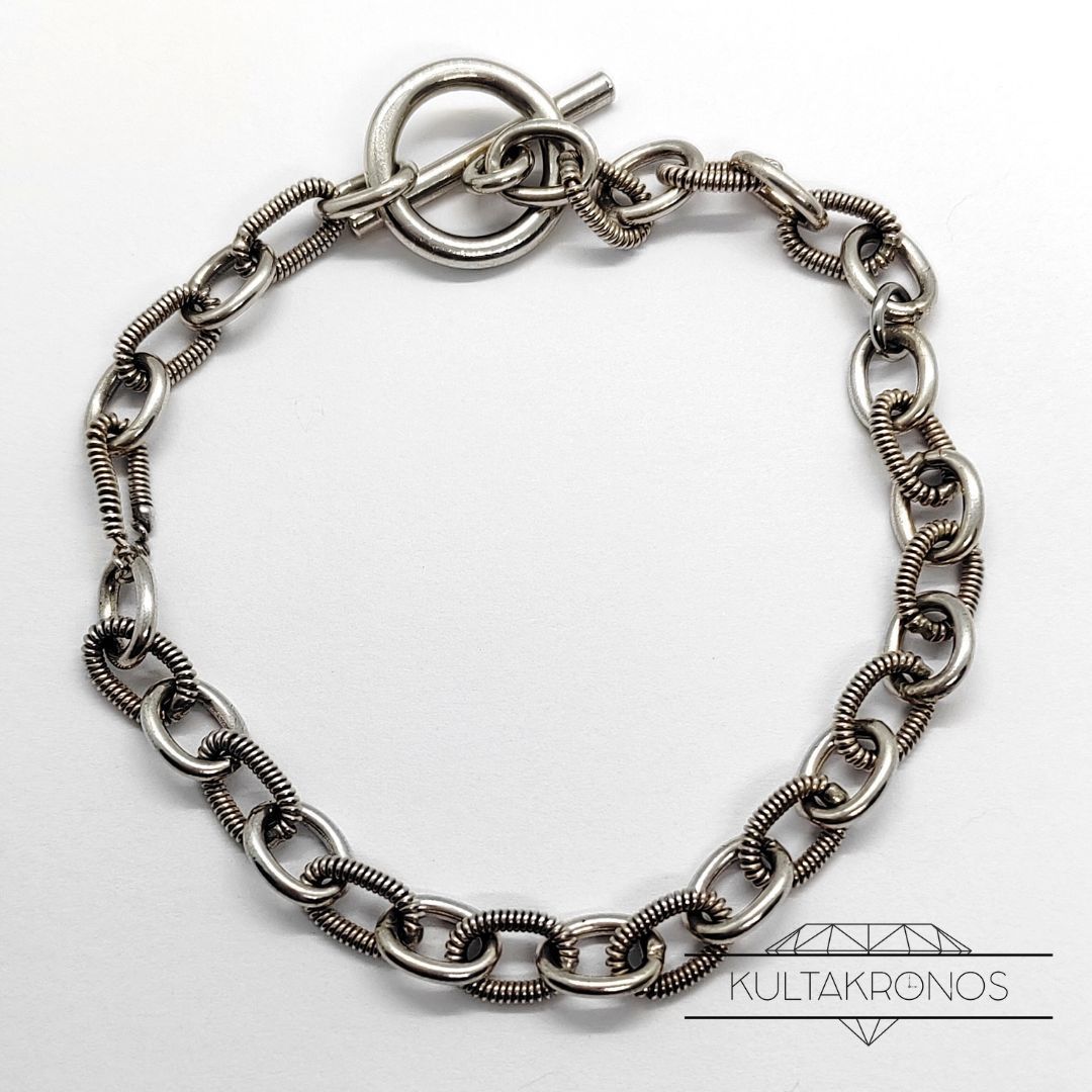 Hopeinen rannekoru Hopeinen rannekoru