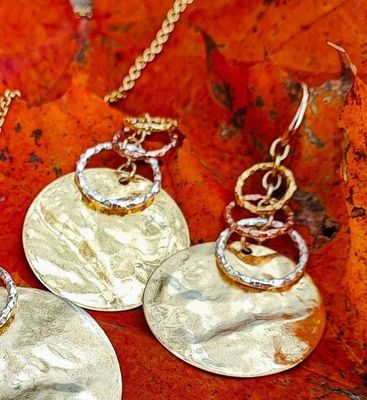 Pronssiset ja muut korvakorut